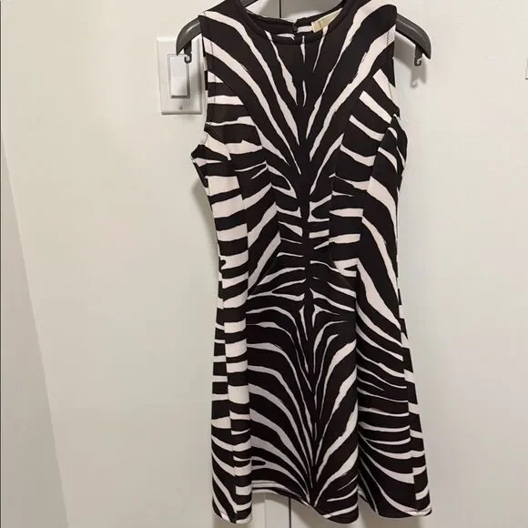 Michael Kors Scuba Flare Sleeveless Dress in Zebra Print. Size Small. - Picture 1 of 5